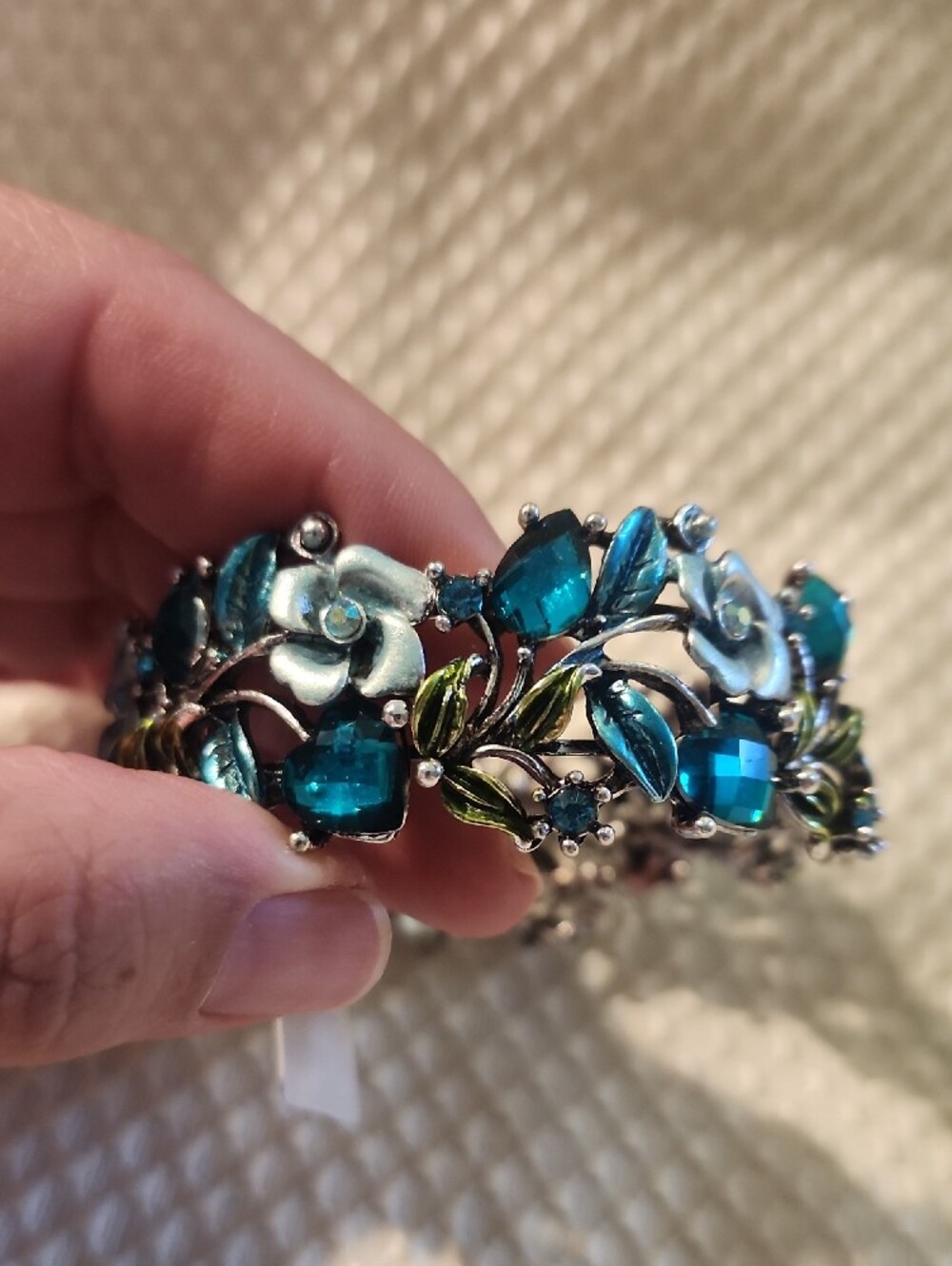 Fashion Jewelry Teal Floral Crystal Bracelet $2 For $13* - Picture 3 of 5